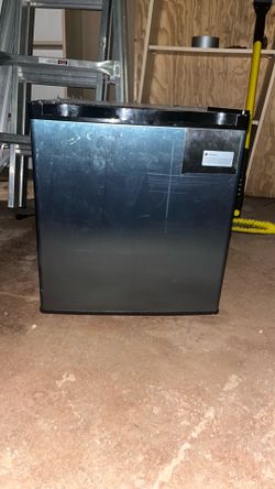 Mini fridge