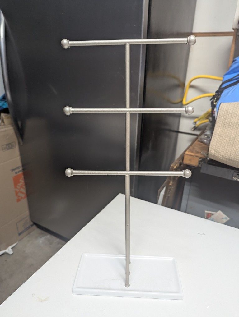 Necklace Holder
