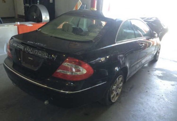Mercedes CLK320, 2004. For parts only