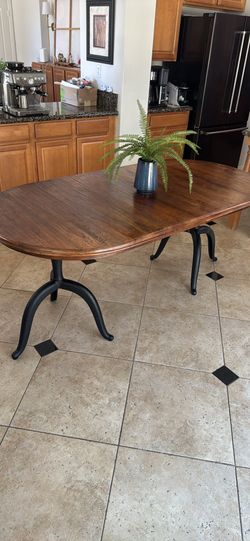 Oval dining table