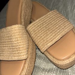 Women’s Sandal /Size 8
