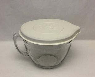 Pampered Chef, Kitchen, Pampered Chef 8 Cup 2 Qt Measuring Mixing Batter  Bowl With Lid