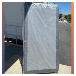 Twin size mattress/ Colchon
