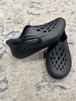 Size 10/ Nike ReactX Rejuven8 Triple Black Men’s Shoe