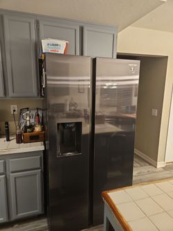 SAMSUNG FRIDGE