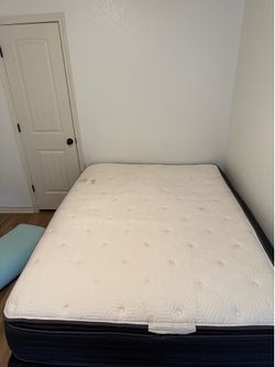 queen bed with frame & foundation