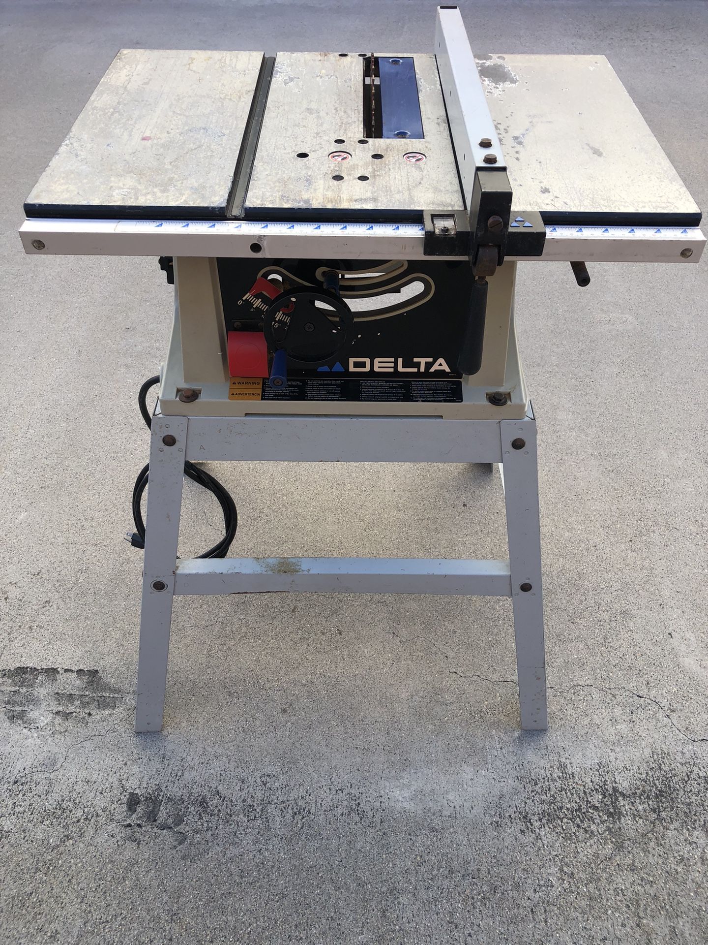DELTA 10” TABLE SAW