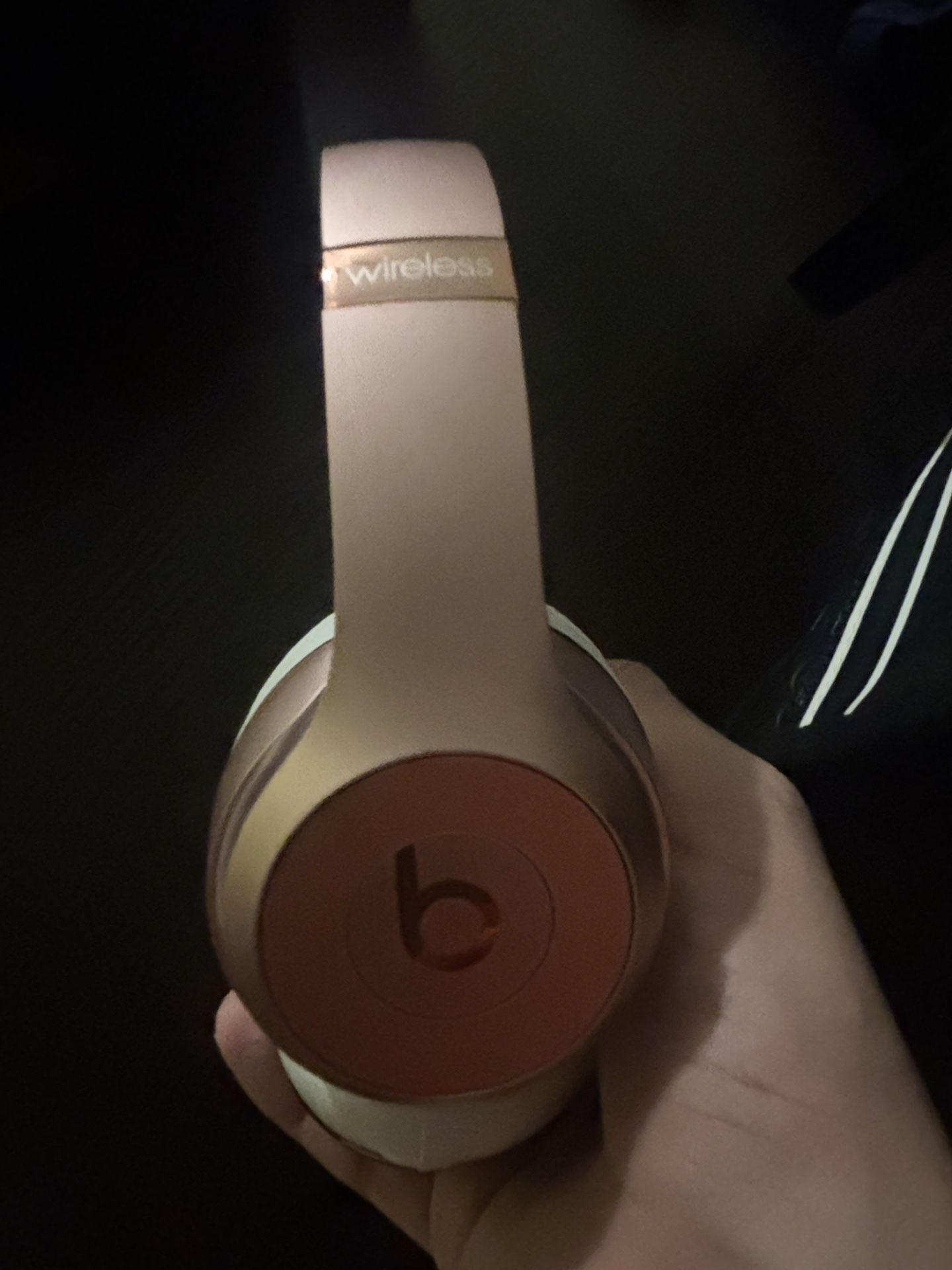 beats solo 3 rose gold 80$ obo
