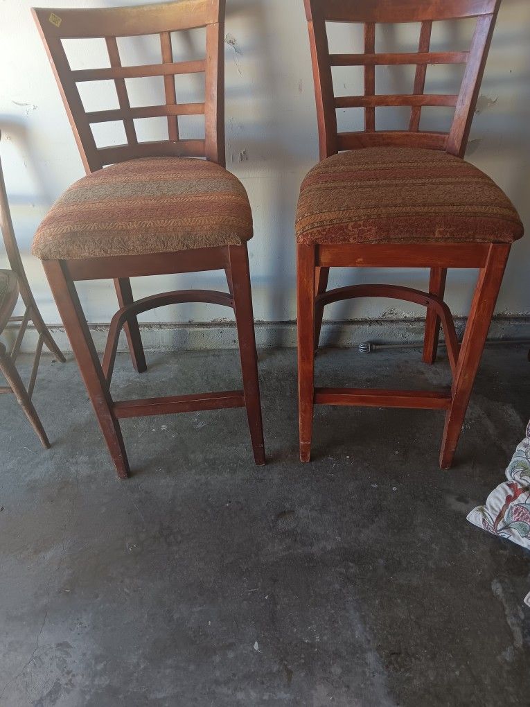 2 Bar Stools