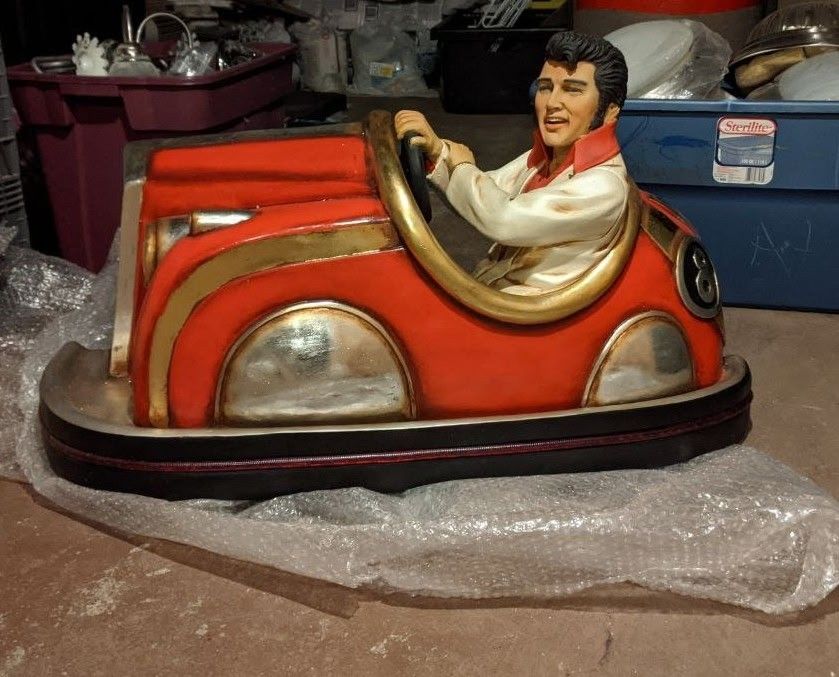 Elvis Wall Light