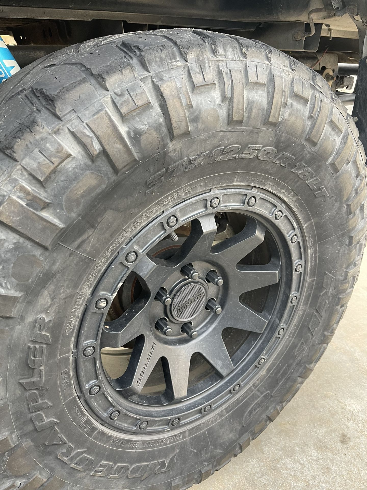 37 Inch Tires Methods 37 Inch Tires With Method Wheels for Sale in Hesperia, CA - OfferUp