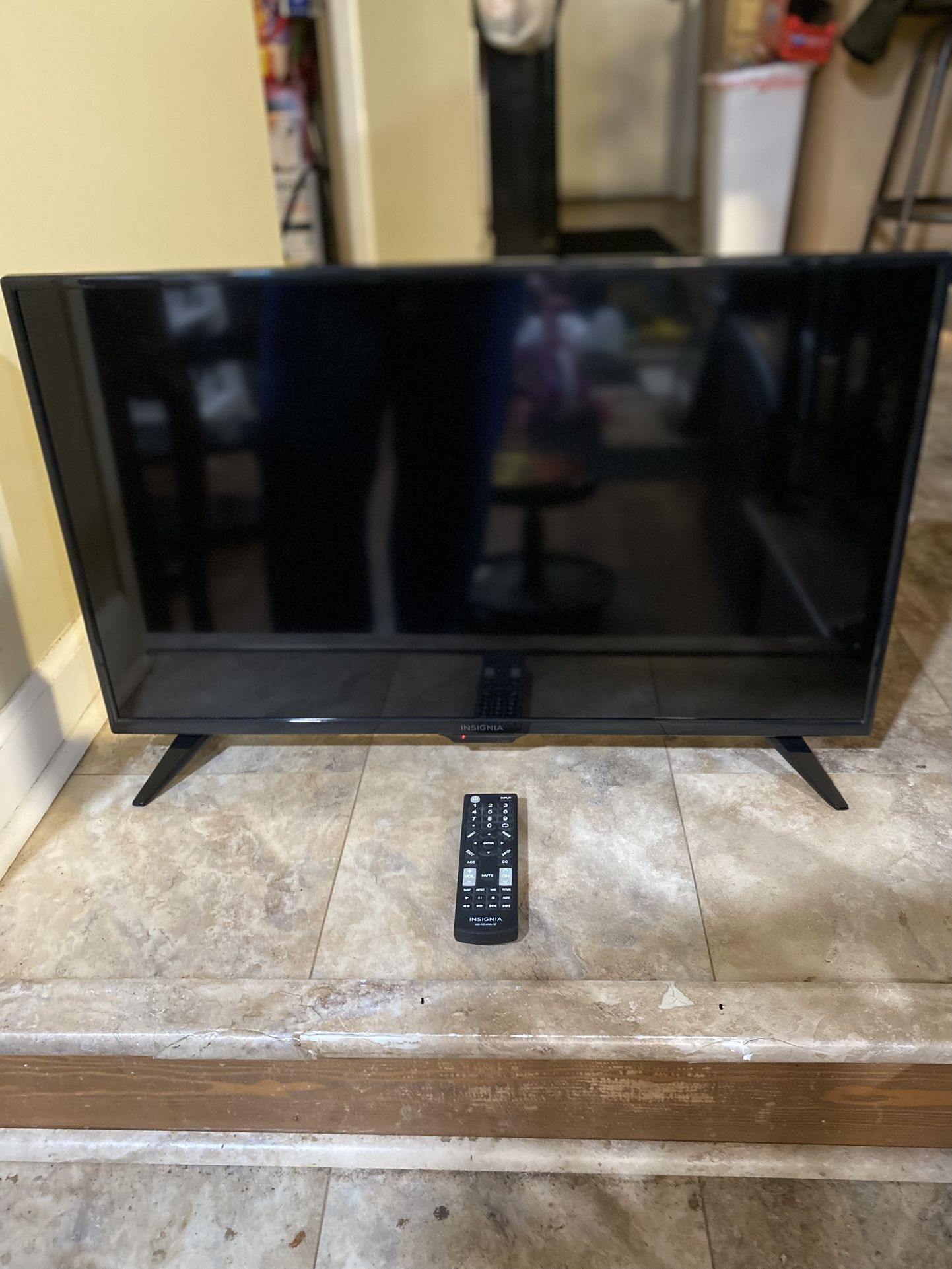 Insignia 32” LED HDMI TV with remote. THIS IS NOT A SMART TV.
