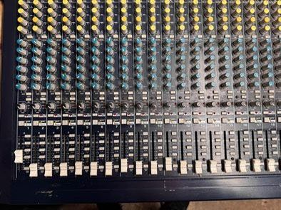 Behringer Eurodesk MX3282A 32-Channel 8-Bus Mixer Console w/Power Supply