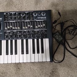 Arturia Minibrute Synthesizer Synth