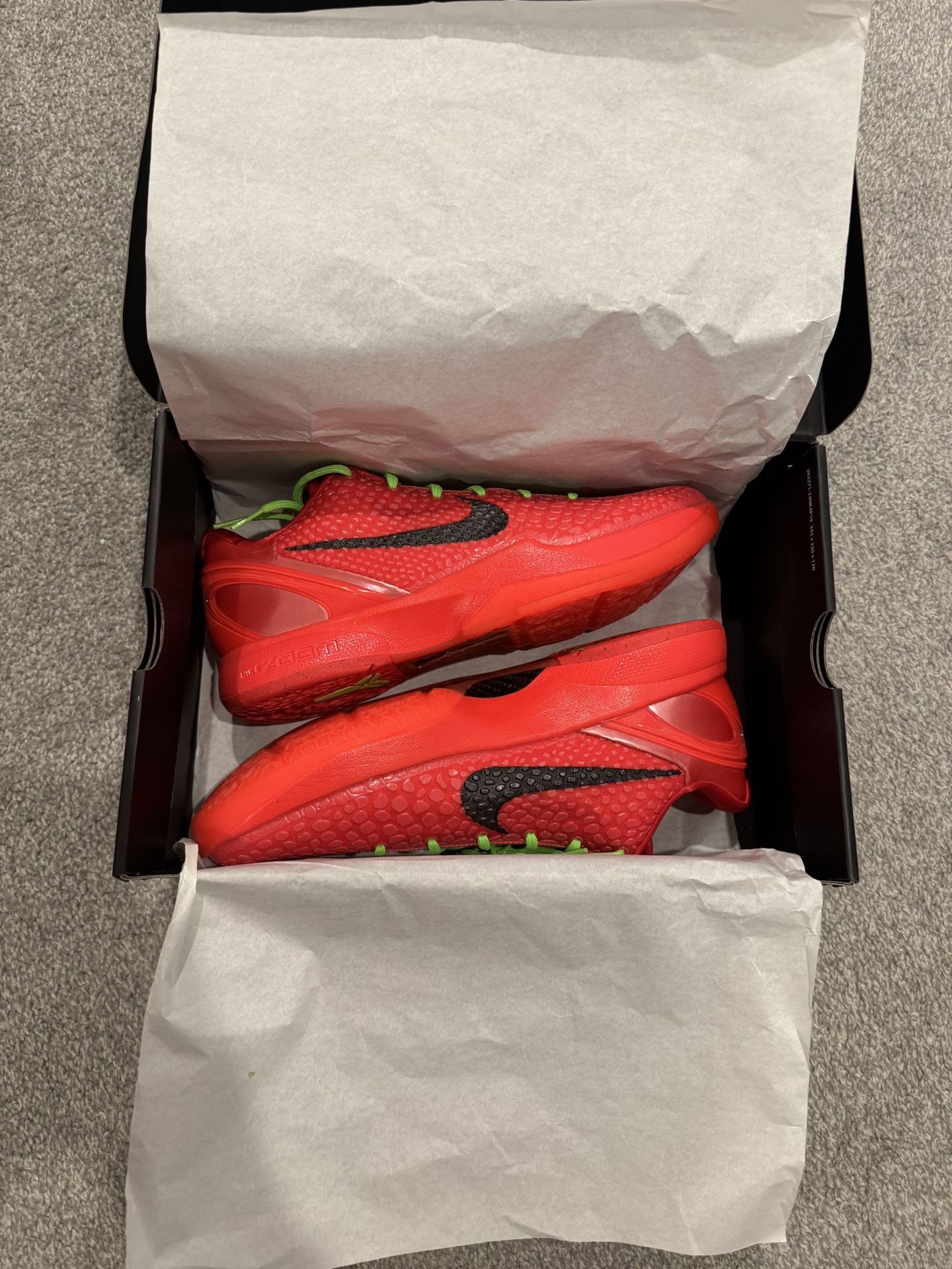 Kobe Reverse Grinches 11.5 Unworn