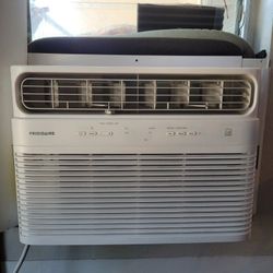 Frigidaire Window A/C Unit 10,000 BTU