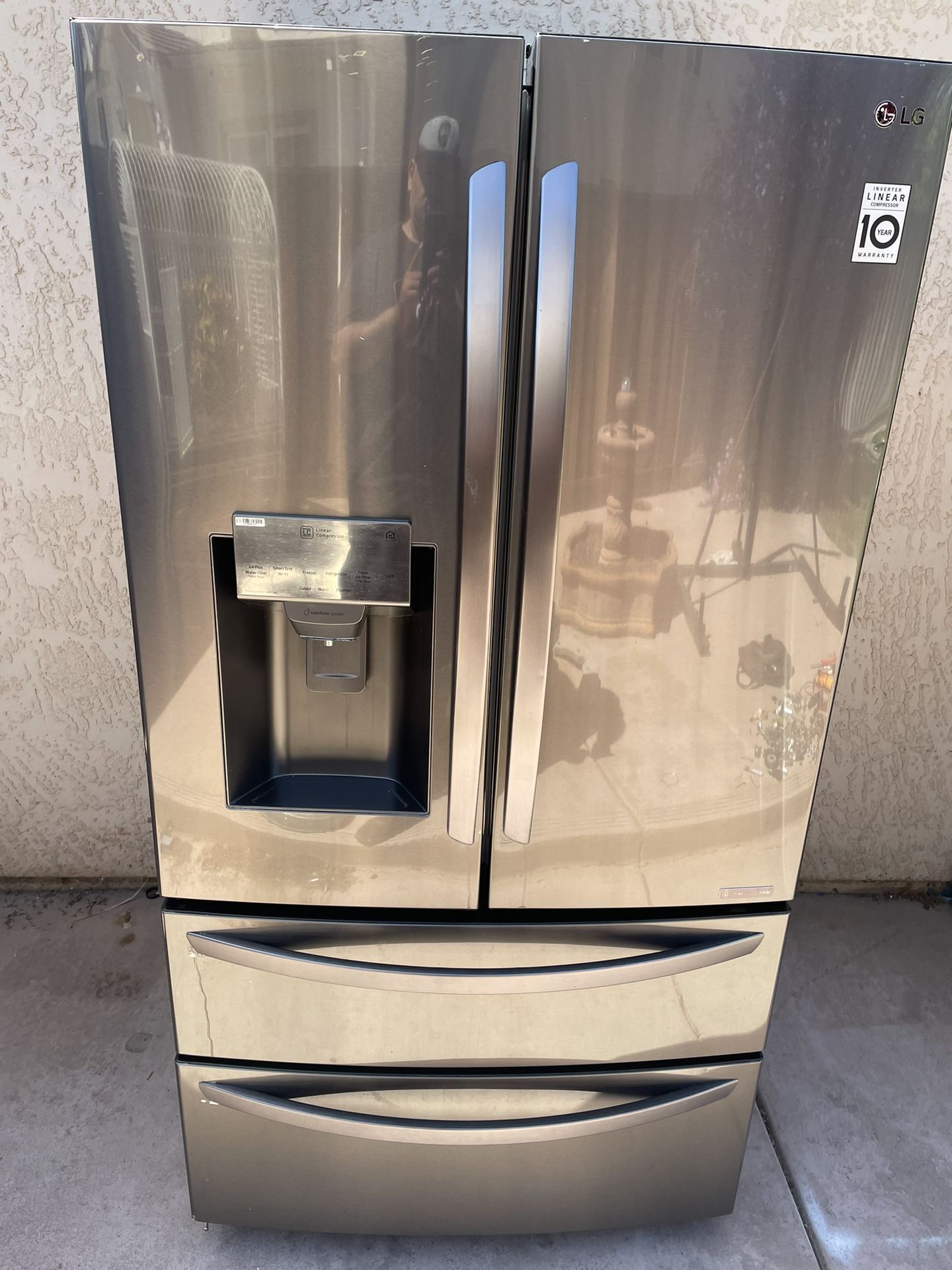 Black Still Still Refrigerador Like New