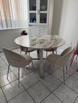 Dinning Table and chairs