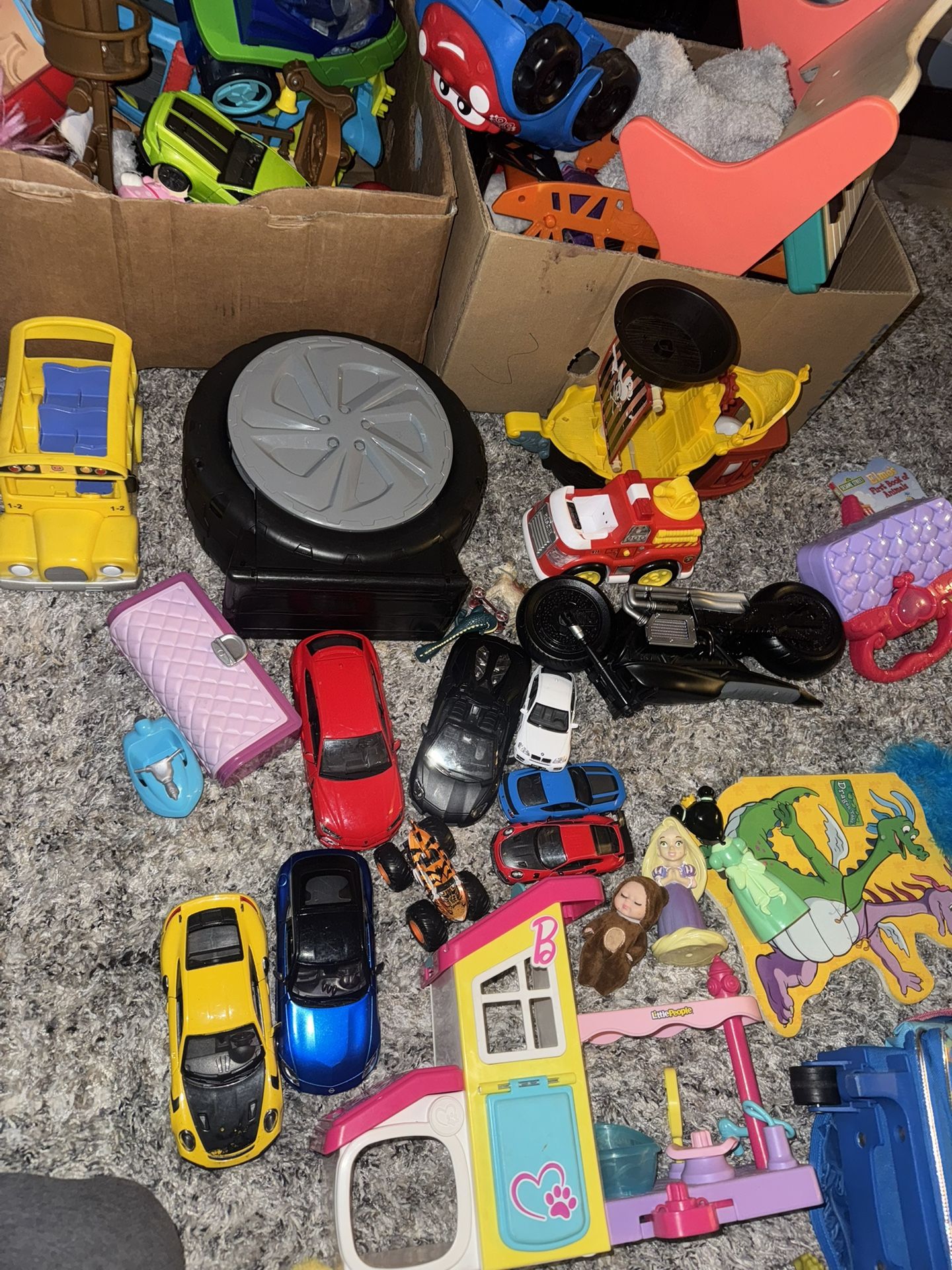 2 Cajas Y Una Bolsa De Jugetes