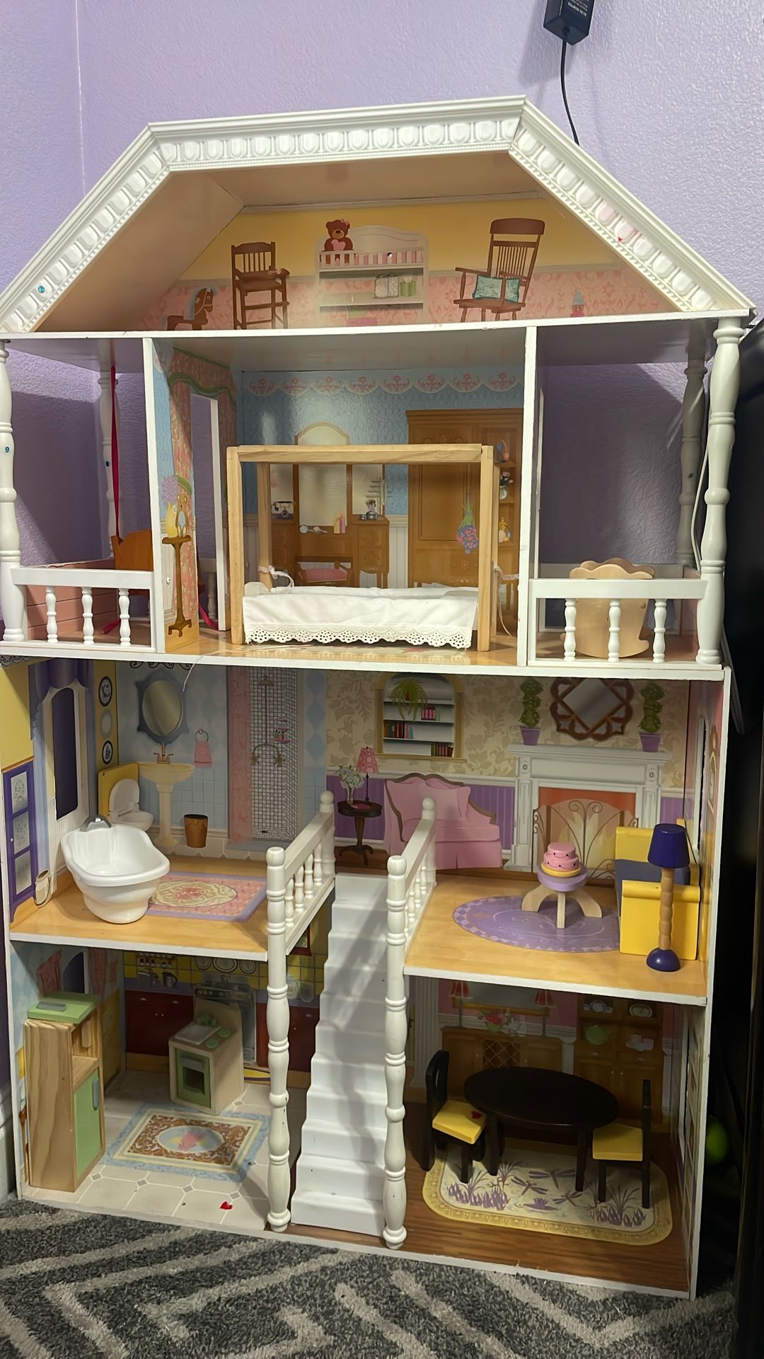Doll House 