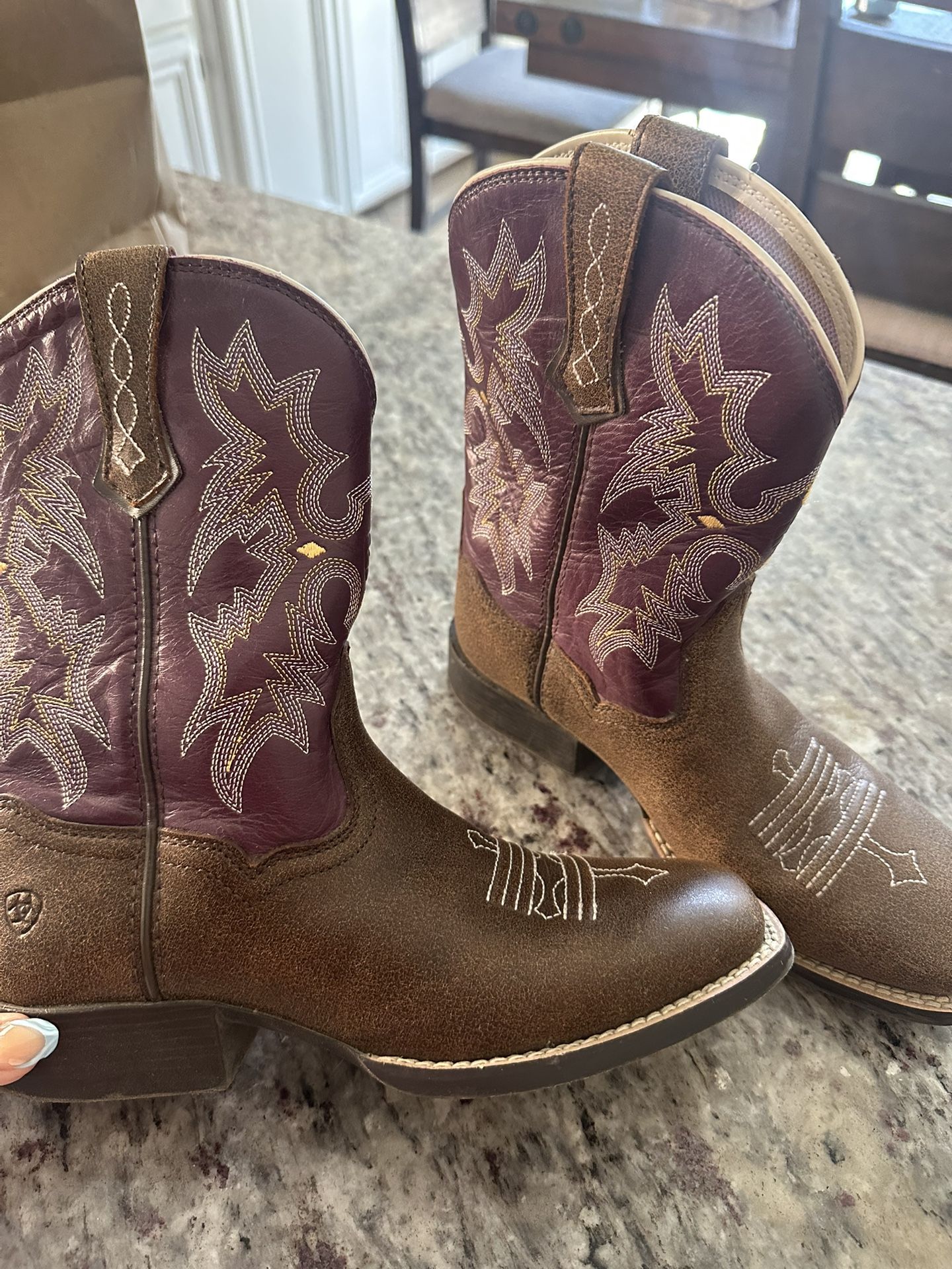Girls Ariat Cowgirl boots