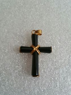 Cross pendant no chain