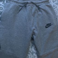 Nike Tech Boys Size Large 