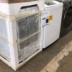 Brand New Washer And Electric Dryer Set
