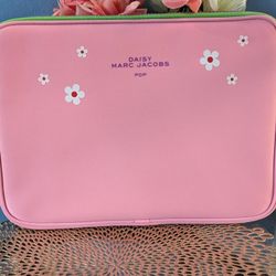 Marc jacobs 2024 laptop case