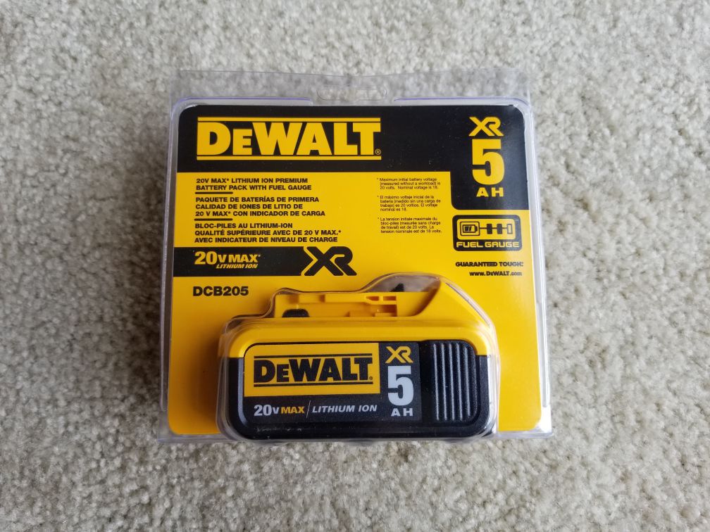 DEWALT DCB205 20V MAX XR 5.0Ah Lithium Ion Battery
