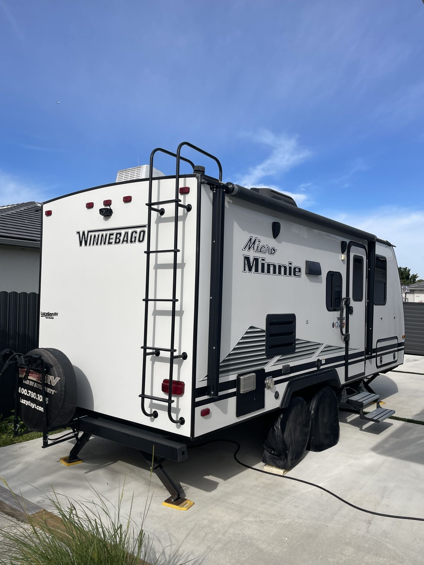Winnebago Rv Travel Trailer
