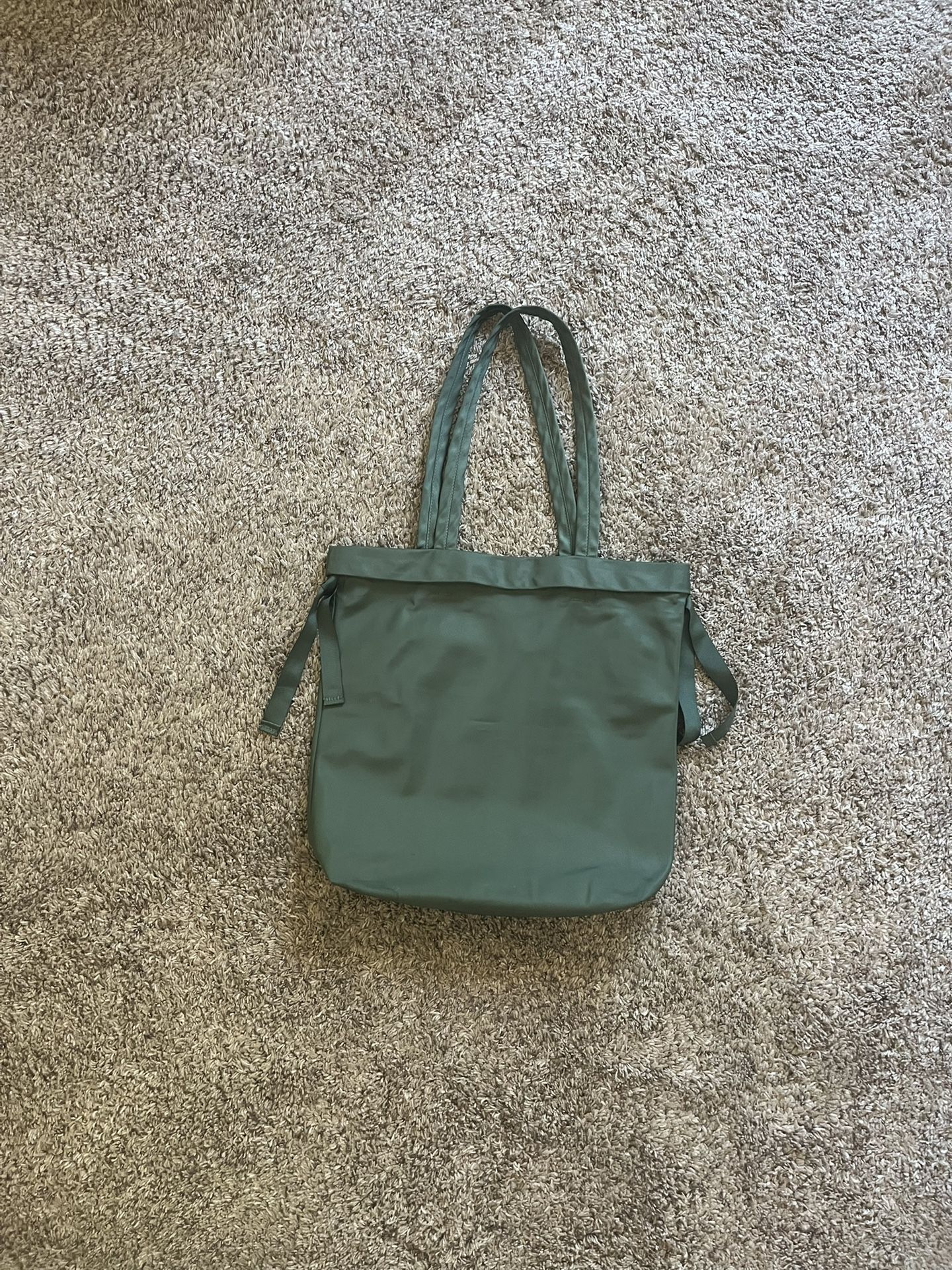 Lululemon tote 