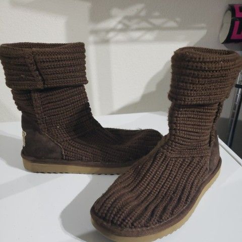 Ugg womens brown boots 5857 size 5