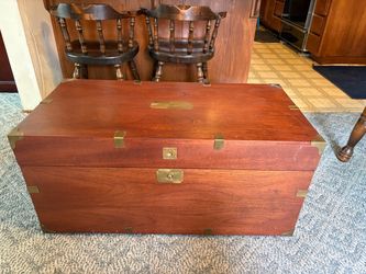 Lane cedar chest