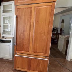 Thermador Built-In Refrigerator – Luxury Kitchen Upgrade  $800/OBO