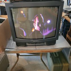 Vintage Sony Trinitron 19" CRT TV Retro Gaming TESTED