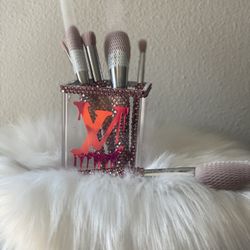 Makeup brushes with holder