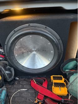 15” Rockford T1 and 2000 watt Powerbass amp