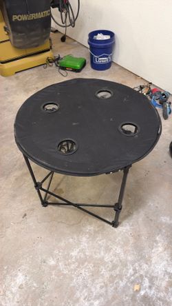 Foldable table
