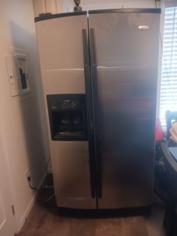 Refrigerator (Whirlpool).