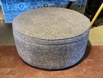 Round Neutral Squiggle Pattern Ottoman
