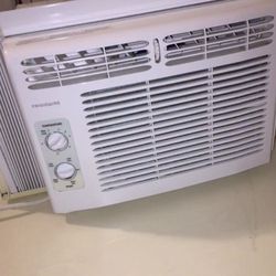 Frigidaire Ac