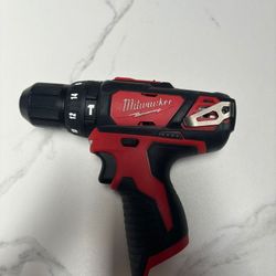 Milwaukee M12 Hammer Drill
