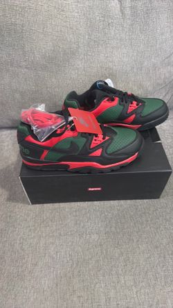Nike air cross trainer supreme men’s size 8.(