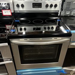 Frigidaire Electric Stove FREE DELIVERY