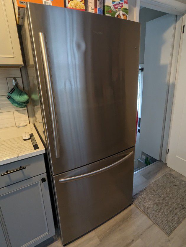 Hisense Refrigerator Like New