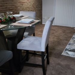 4 Seats Dining Table 