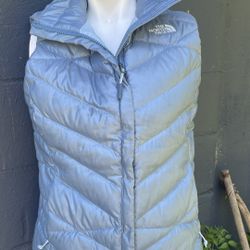 The North Face Women's Light Blue Insulated Puffer Vest Full Zip Size S/M