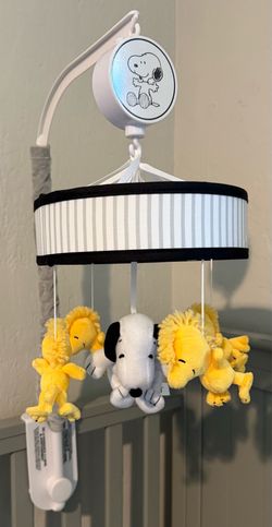Lambs & Ivy Snoopy & Woodstock Musical Crib Mobile