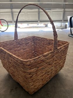 Large Woven Seagrass Storage Basket with Handle